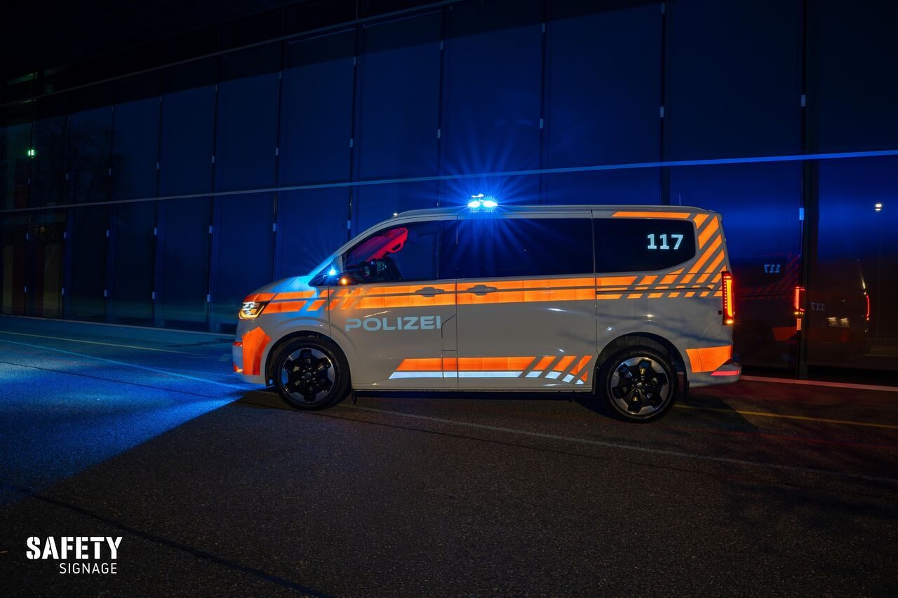 Polizeifahrzeug der Flotte mit Blaulicht