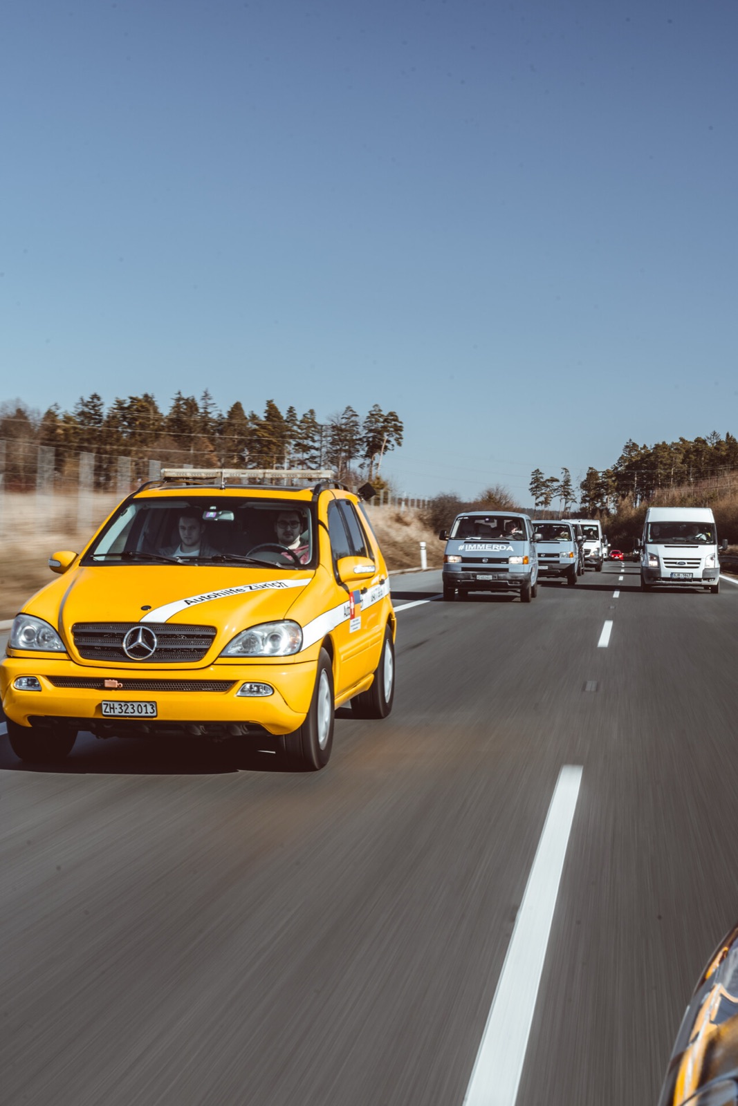 Safety-Car des Pannendienstes auf der Autobahn